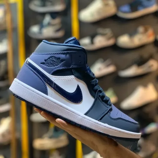 کتونی ایر جردن ۱ ساق‌دار (Air Jordan 1 Mid Obsidian Navy White) - رویه چرمی آبی‌سرمه‌ای سفید | مستر کوالیتی