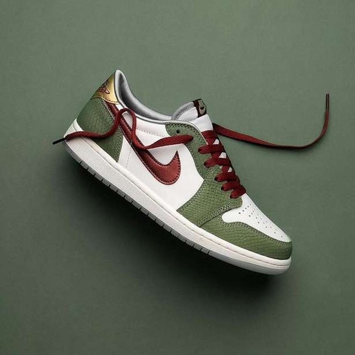 کتونی نایکی ایر جردن ۱ لو طرح سال اژدها (Nike Air Jordan 1 Low Year of the Dragon) - رویه چرمی سفید، سبز زیتونی و زرشکی با لوگوی طلایی | مستر کوالیتی