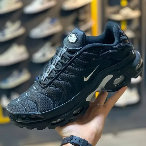 کفش کتانی اسپرت نایکی مدل Nike Air Max Plus TN - رنگ تمام مشکی | مستر کوالیتی