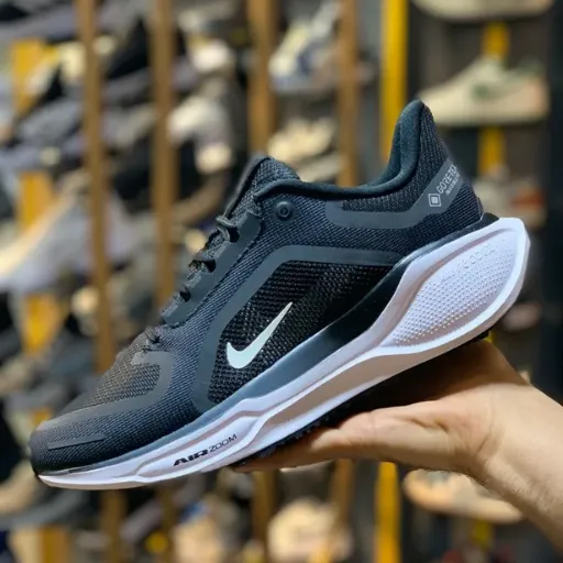 کتونی نایکی پگاسوس (Nike Pegasus) - رویه اسپیسر تنفس‌پذیر مشکی با زیره طبی سفید زوم‌اکس (ZoomX) | مستر کوالیتی