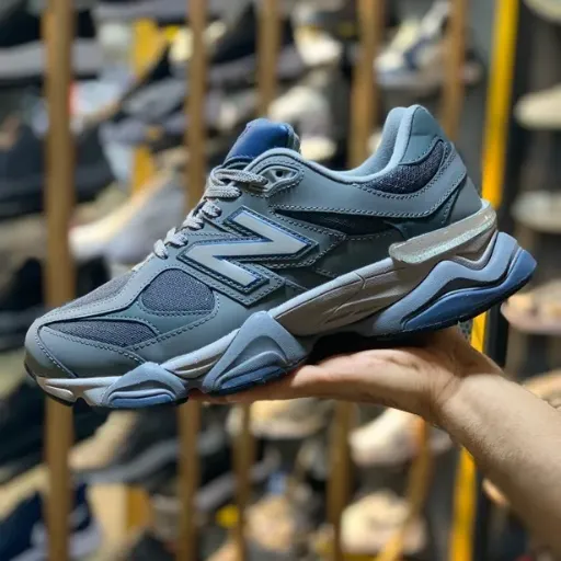 کتونی نیوبالانس ۹۰۶۰ تمام طوسی (New Balance 9060 Slate Blue / Grey Mono) - رویه جیر و مش تنفس‌پذیر طوسی و زیره حجیم طبی ABZORB | مستر کوالیتی