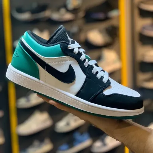 کفش کتانی اسپرت نایکی ایر جردن ۱ لو مدل Nike Air Jordan 1 Low - رنگ مشکی سبز سفید | مستر کوالیتی