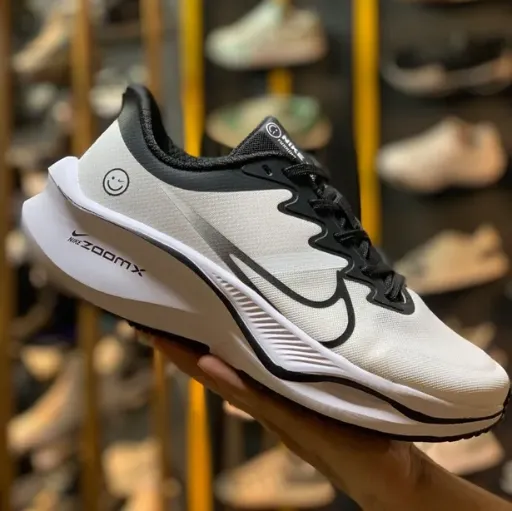 کفش دویدن و اسپرت نایکی مدل Nike Invincible Run ZoomX "Have a Nike Day" (طرح لبخند) - رنگ سفید | مستر کوالیتی